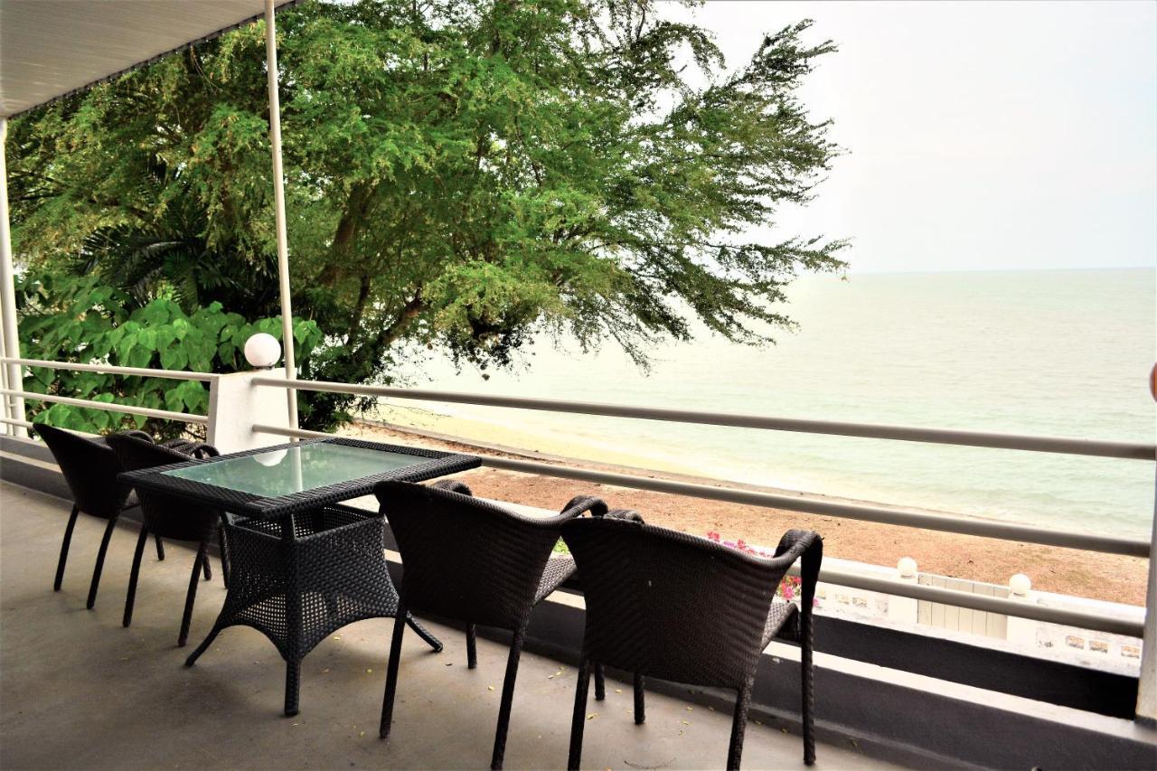 G&T'S Beach Front Villa Tanjung Bungah  Buitenkant foto