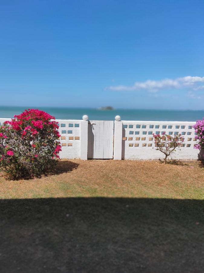 G&T'S Beach Front Villa Tanjung Bungah  Buitenkant foto